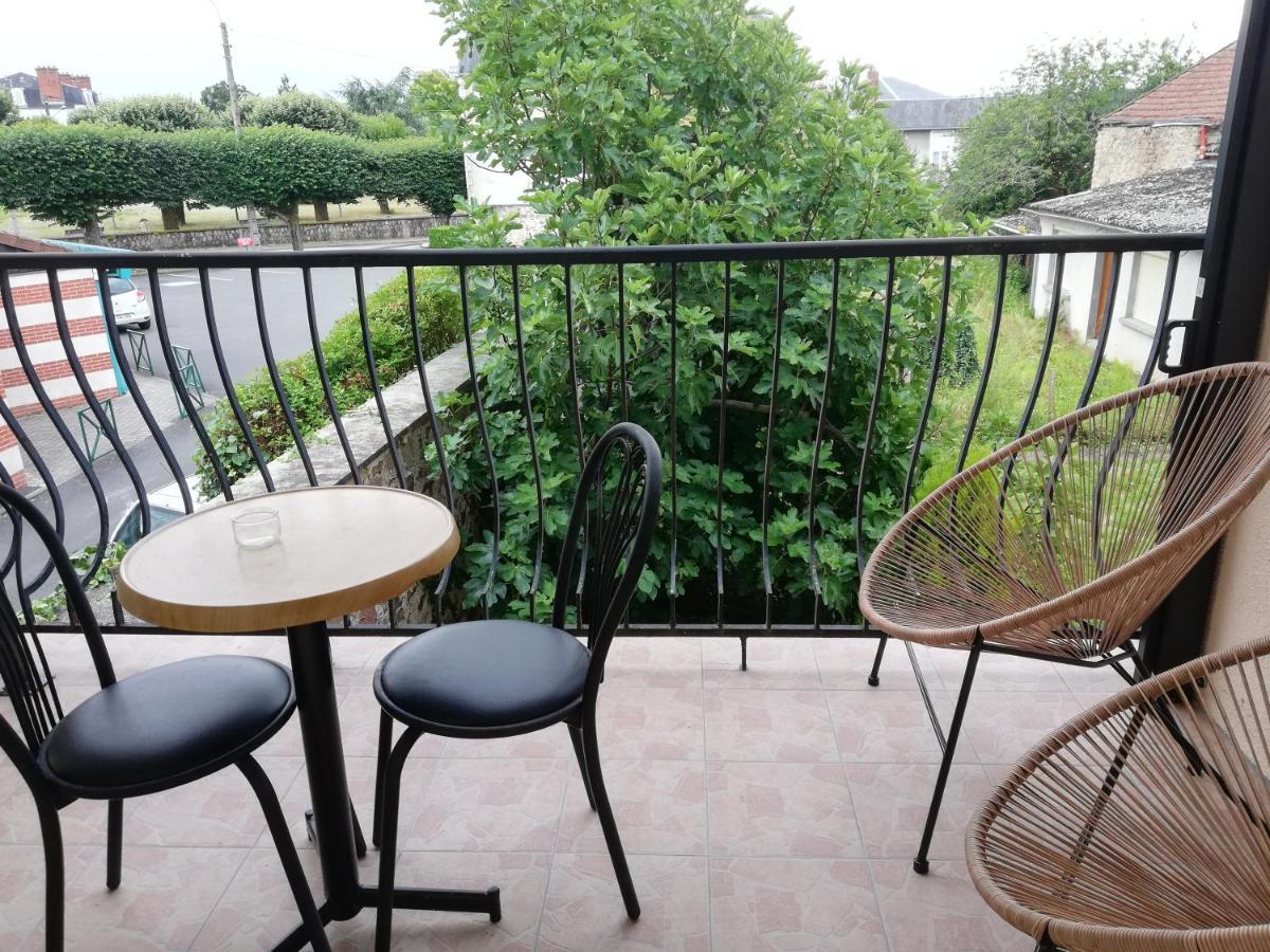 Meubles De Tourisme Le Trianon Et Le Petit Trianon Apartment Saint-Junien Exterior photo